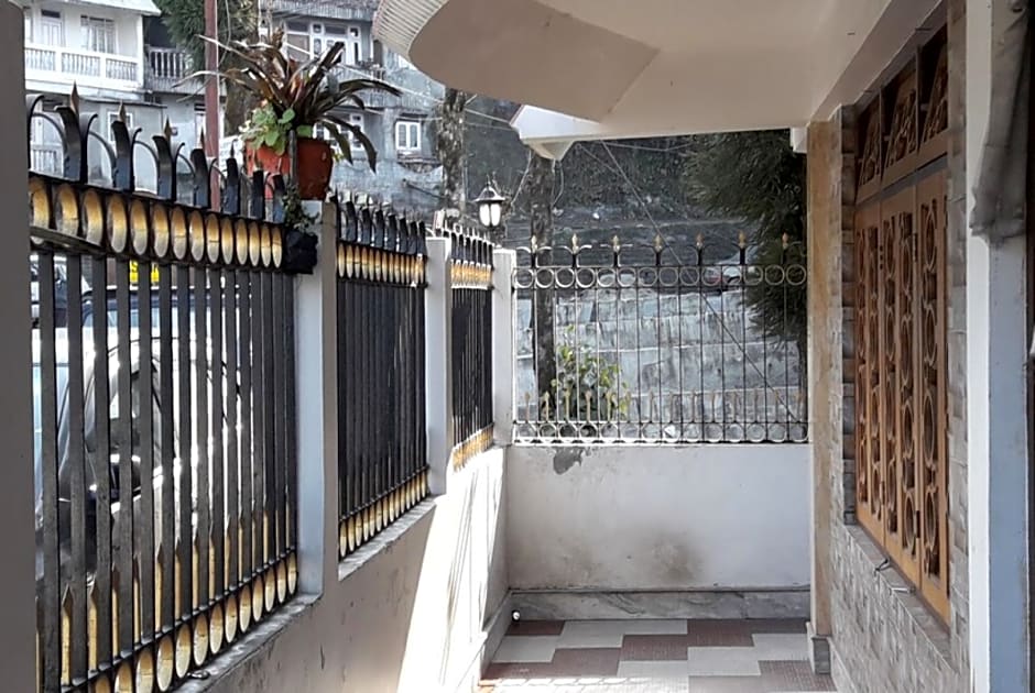 Goroomgo Tharbaling Homestay Darjeeling
