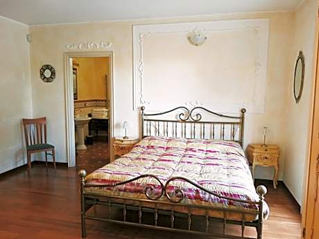 Family Room with Terrace with Internal Bathroom