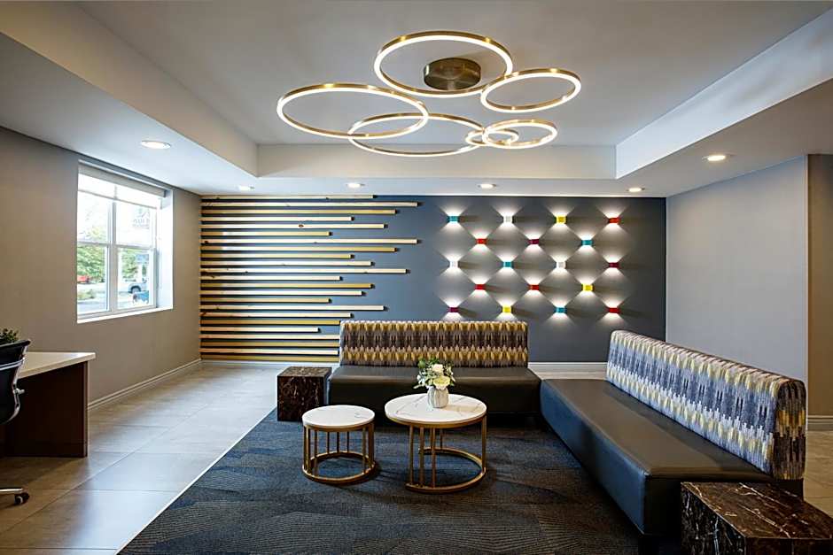 La Quinta Inn & Suites by Wyndham Lexington Park