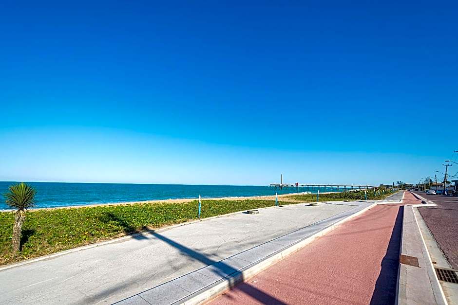 Ap. Alto padrão Costa Azul 200m da praia | ROTR304