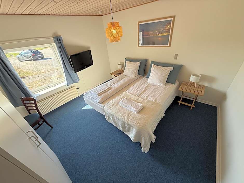 Double Room with Shared Bathroom — 11 fotoğraftan 1. fotoğraf