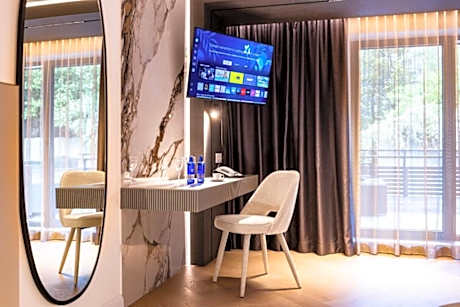 Deluxe Double Room with Bath