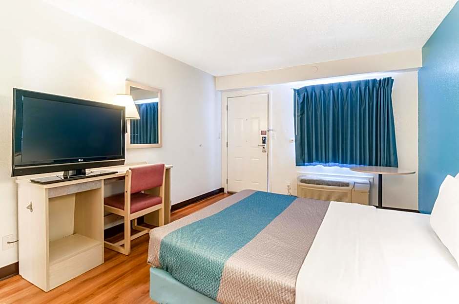 Motel 6-Farmington Hills, MI - Northwest - Farmington Hills