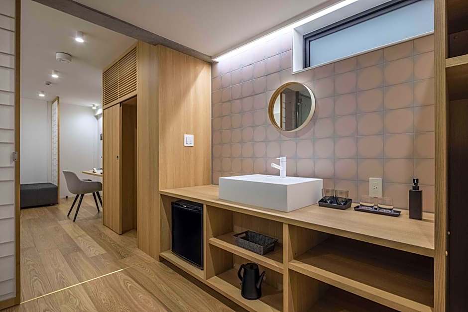 Spatium Ginza Pony