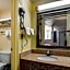 Econo Lodge Inn & Suites
