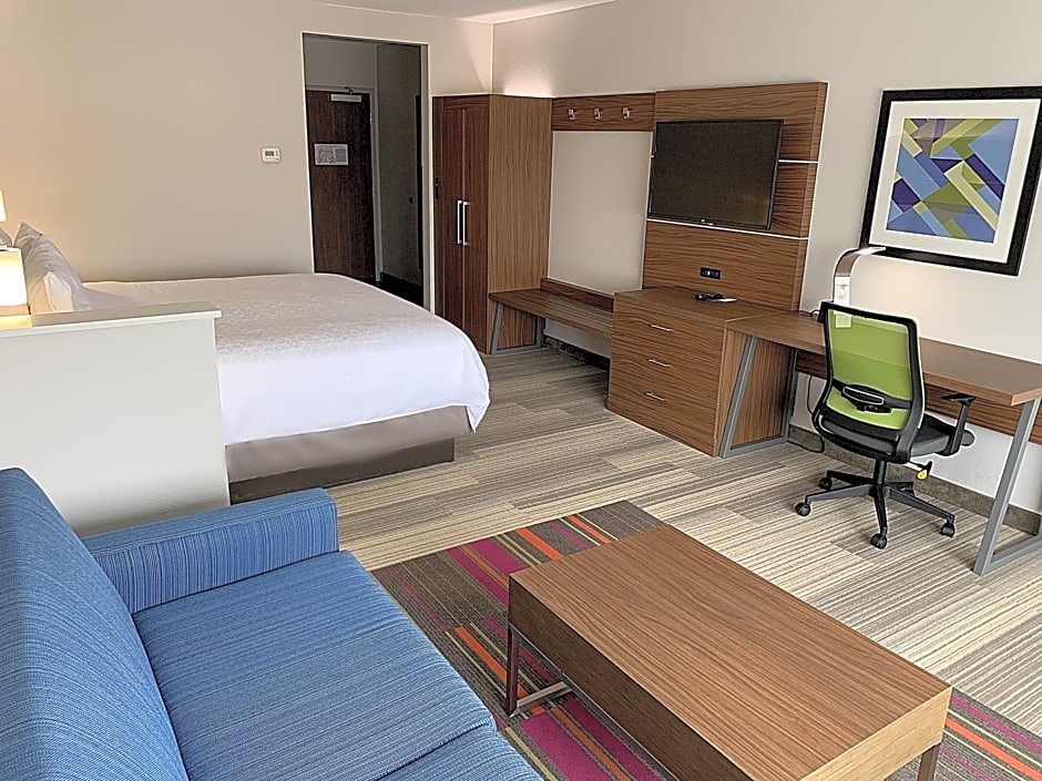 Holiday Inn Express & Suites Moore By IHG