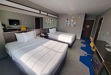Queen Room with Two Queen Beds - Non-Smoking