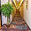 Guangzhou Longjin Hotel (Ximenkou Subway Station, Shangxiajiu Pedestrian Street)