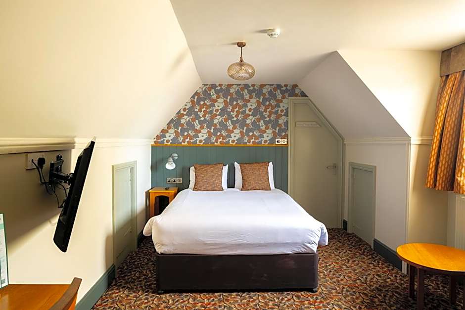 Red Lion Hotel by Greene King Inns
