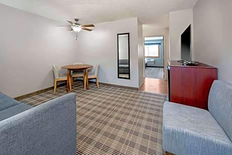 Suite with Two Double Beds - Non-Smoking