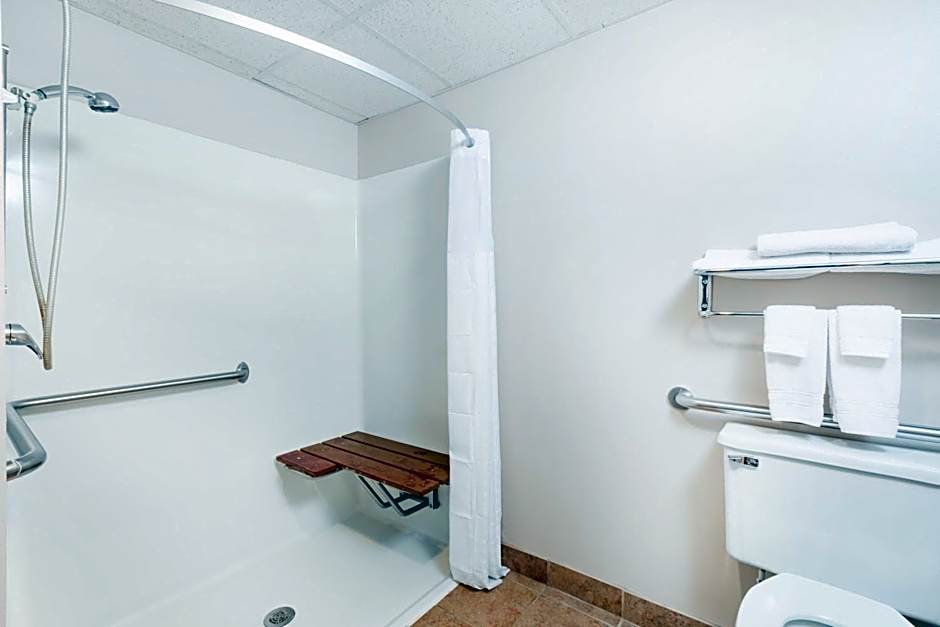 Super 8 by Wyndham Jefferson