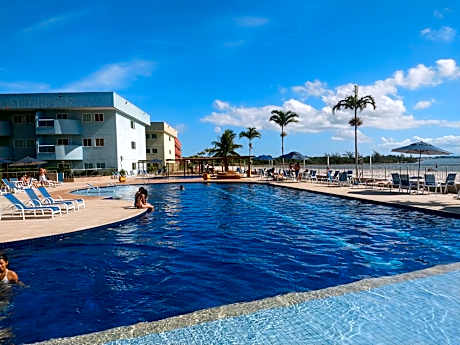 Apartamento no Golden Lake - pé na areia, agua de côco e cervejinha