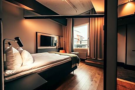 Deluxe, 1 King bed with Balcony