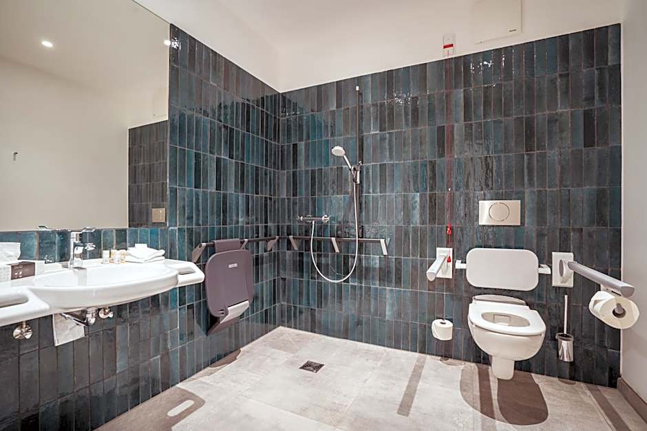 Photo 1 of 1 of 1 King Bed, Accessible, Roll in Shower