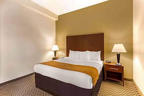 King Suite - Accessible/Non-Smoking