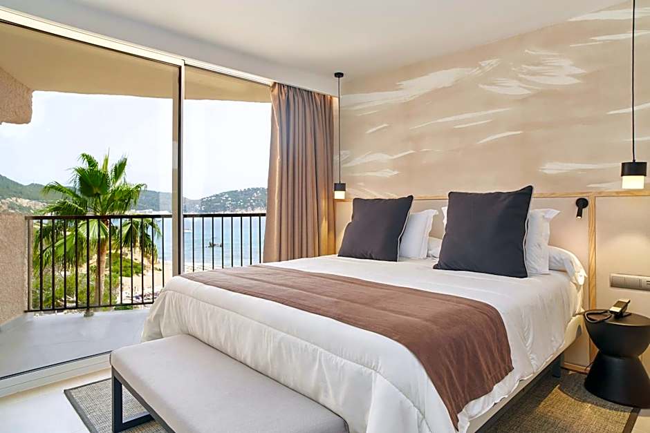 Invisa Hotel Club Cala Blanca