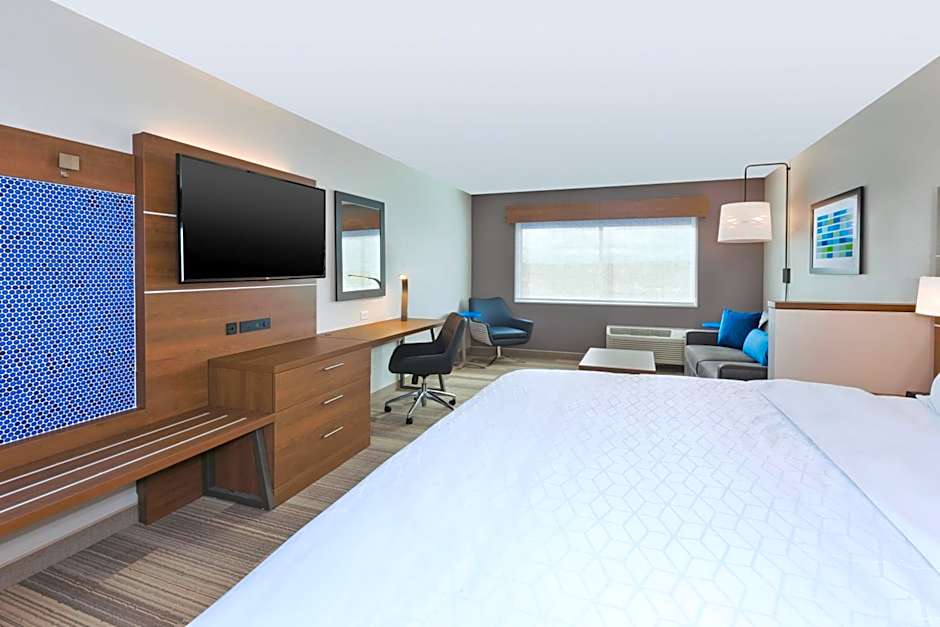 Holiday Inn Express and Suites Eau Claire West I-94 By IHG