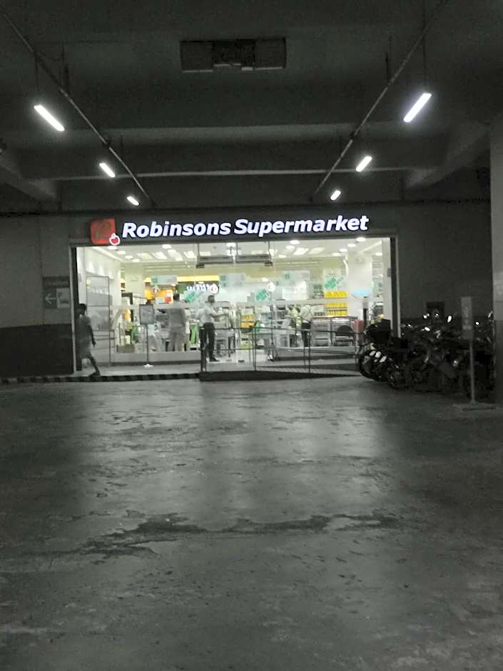 Baseline Premier - Studio with mountain view