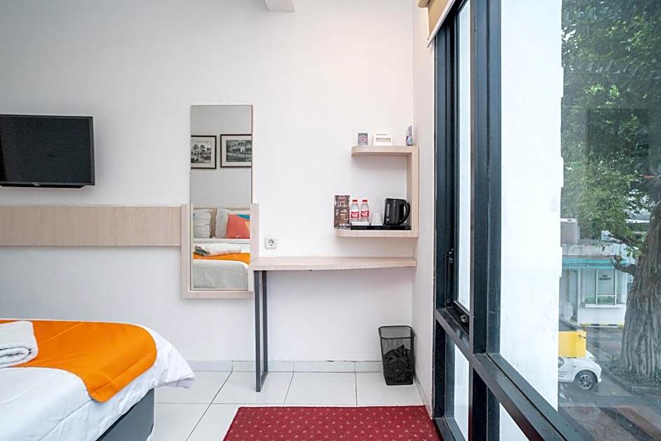 Sans Hotel FiFFa Premiere Malang