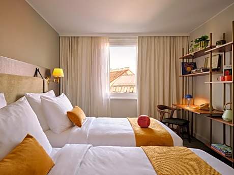 Medium Twin Room