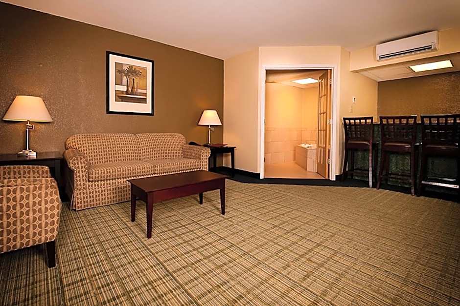 Grand Texan Hotel And Convention Center