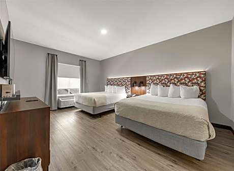 One-Bedroom Suite with Two Queen Beds and Full Kitchenette - Non-Smoking