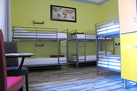 Bed in 7-Bed Mixed Dormitory Room