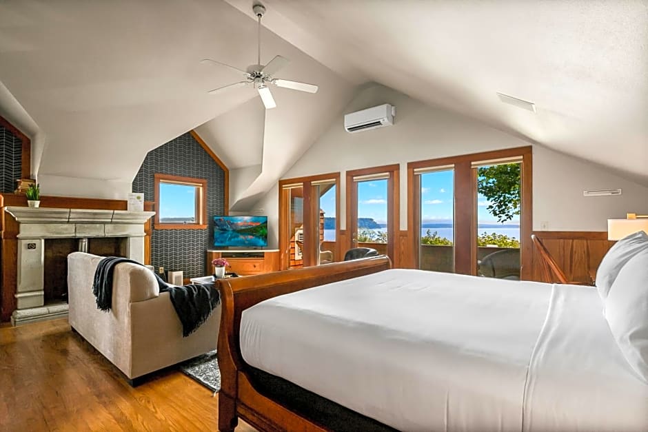 Saratoga Inn