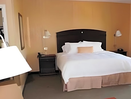 Studio King Size Bed