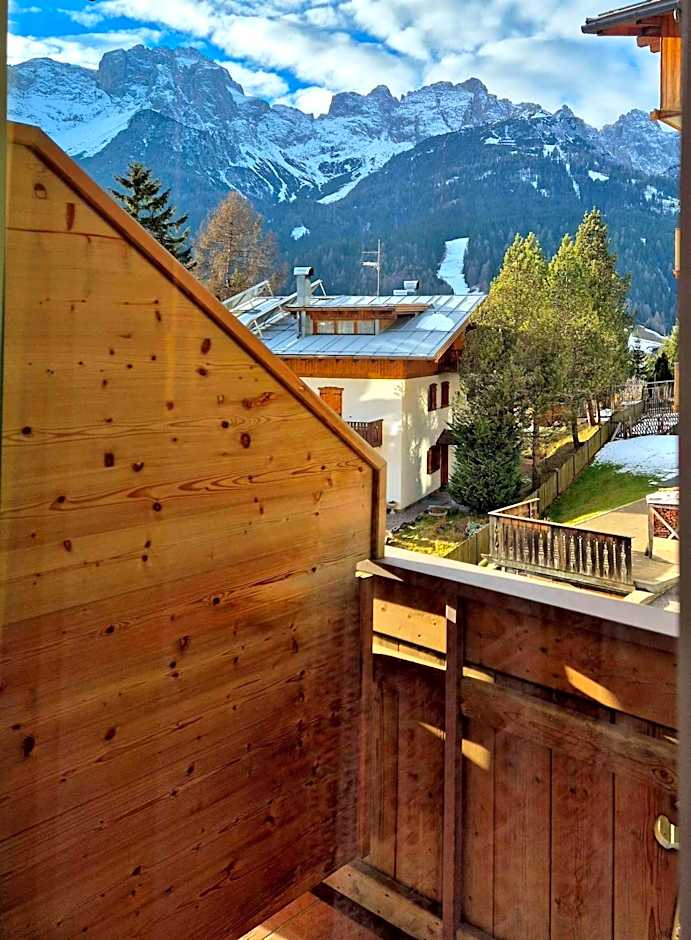 HOTEL DOLOMITI di De Martin D Oscar