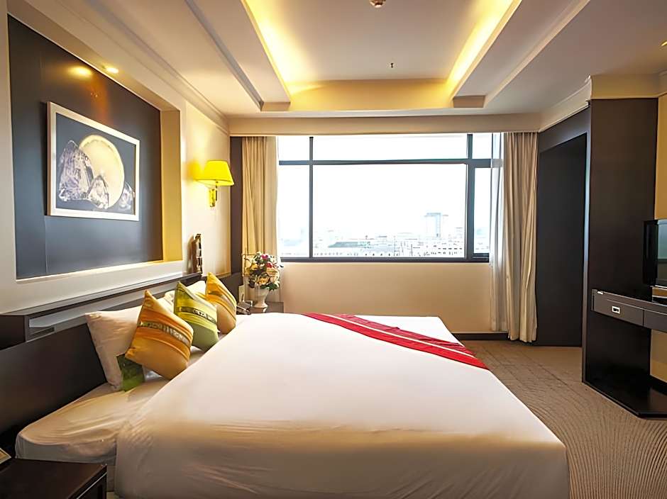 Ayutthaya Grand Hotel