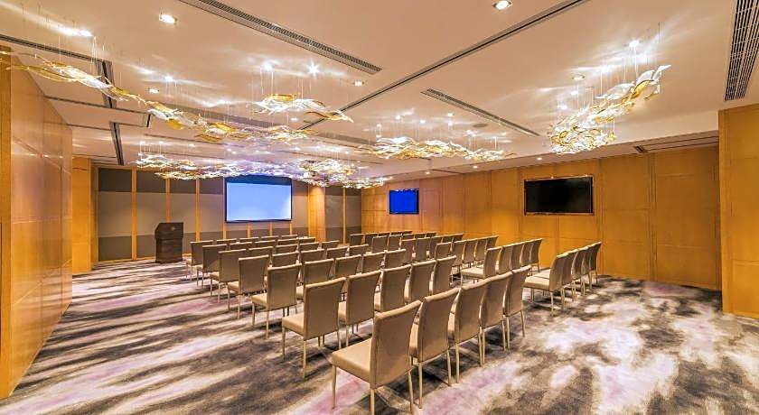 Kowloon Harbourfront Hotel