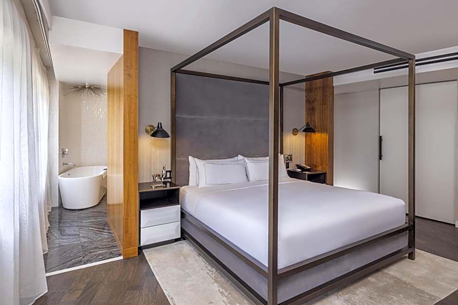 The Statler Dallas, Curio Collection By Hilton