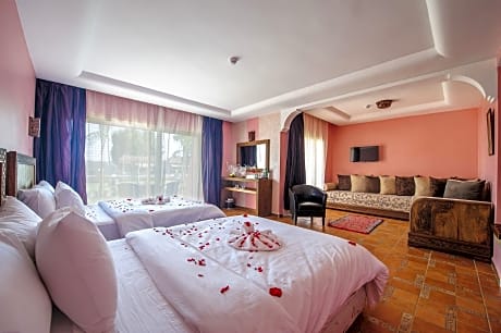 Junior Suite (1 Double Bed and 1 Double Sofa Bed)