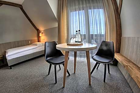 Standard Twin Room with Air Conditioning