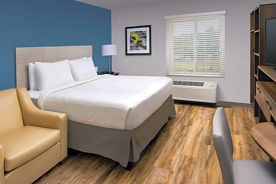 Photo 1 of 4 of Standard 1 Queen Bed