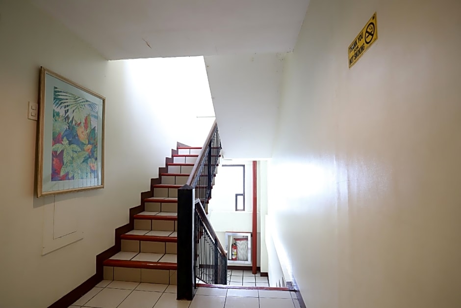 OYO 210 Apple Tree Suites