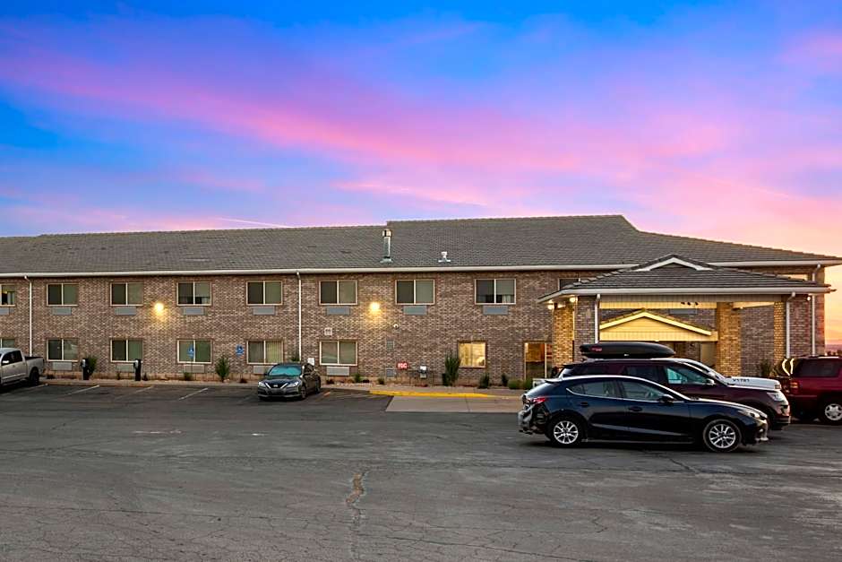 Quality Inn & Suites Fillmore I-15