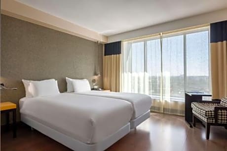 Standard Twin Room Free Parking Promo with breakfast