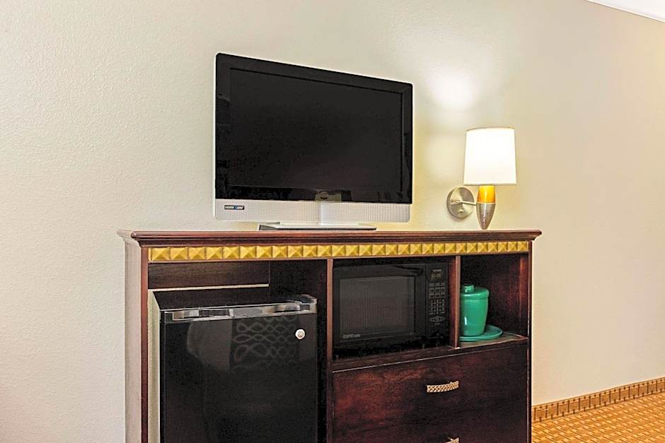 La Quinta Inn & Suites by Wyndham Cleburne