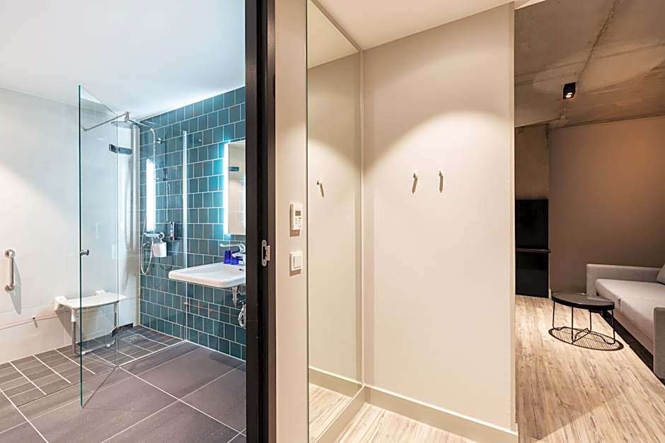 Holiday Inn - the niu, Fender Amsterdam By IHG