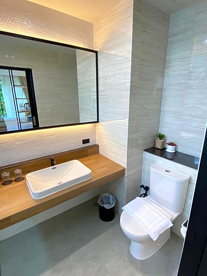 The Gold Living Life