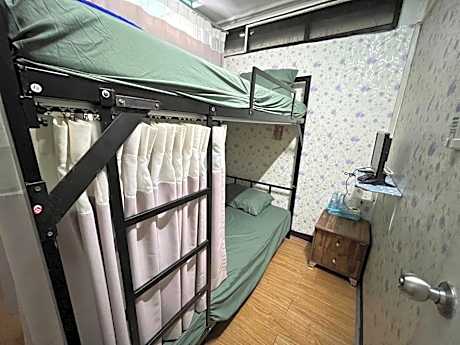 Mixed Dormitory Room
