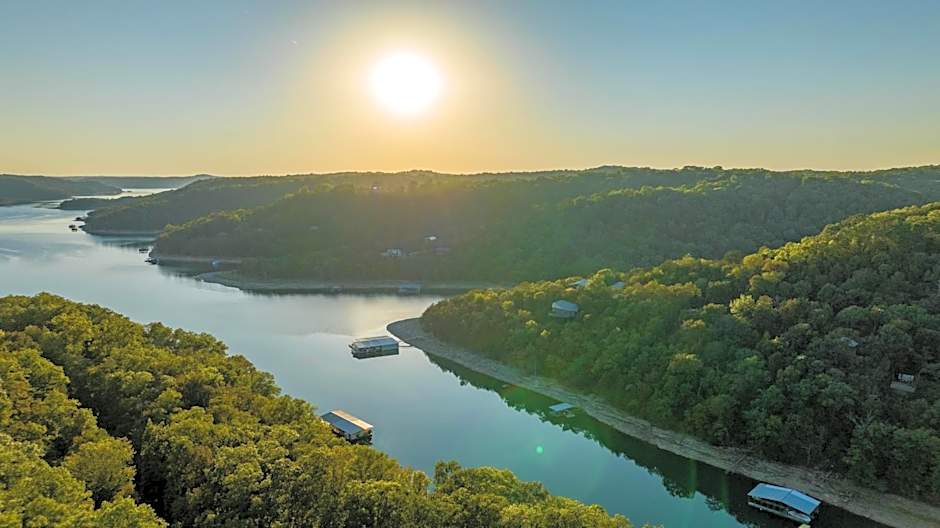 Beaver Lakefront Cabins - Couples Only Getaways