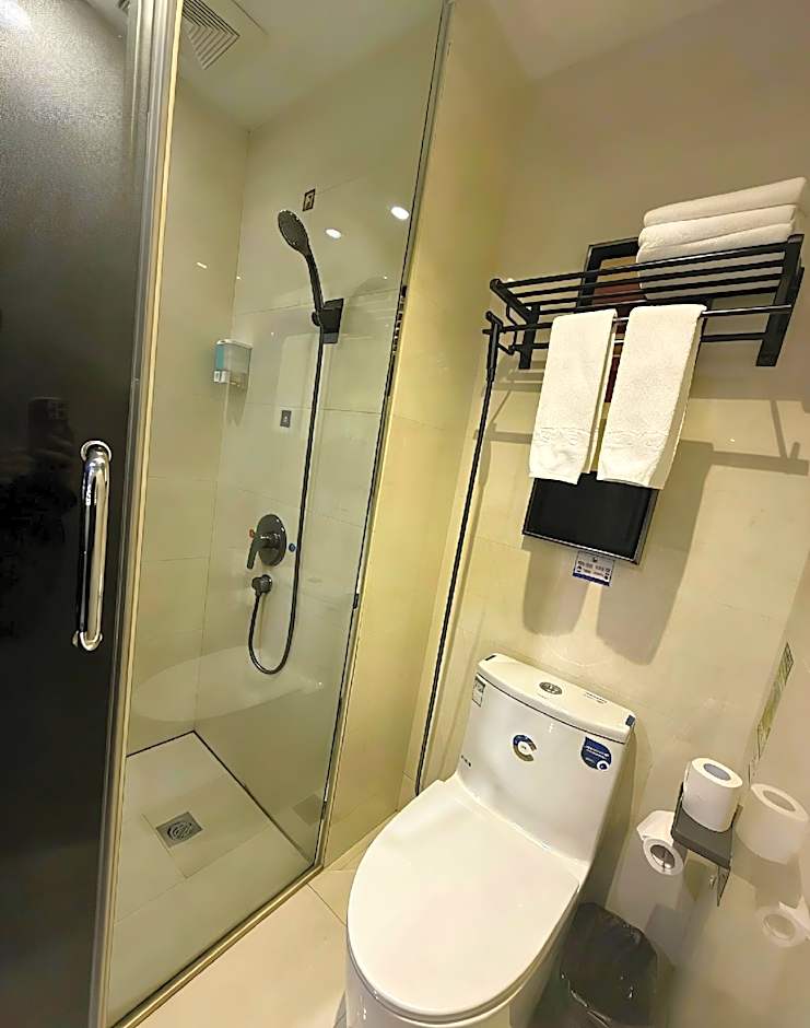 Yiwu Baiheng Hotel