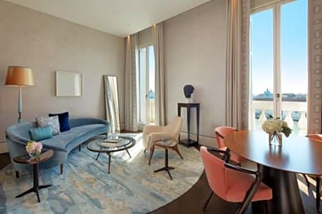 Monet Suite, 1 Bedroom Suite, 1 King, Grand Canal view