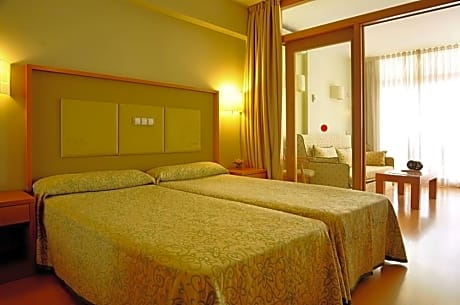 Double Room (2 Adults + 3 Children) - Non-Refundable - All Inclusive