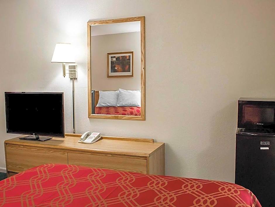 Econo Lodge Worthington