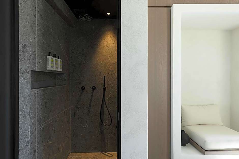 CUBIC Mykonos Seafront Design Suites