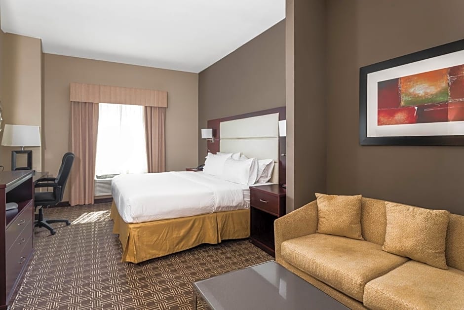 Holiday Inn Express & Suites Lantana By IHG